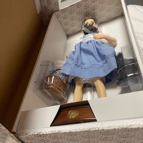 WIZARD OF OZ DOROTHY MUSICAL DOLL FRANKLIN MINT ORIGINAL BOX & MUSIC BOX - Picture 8 of 11